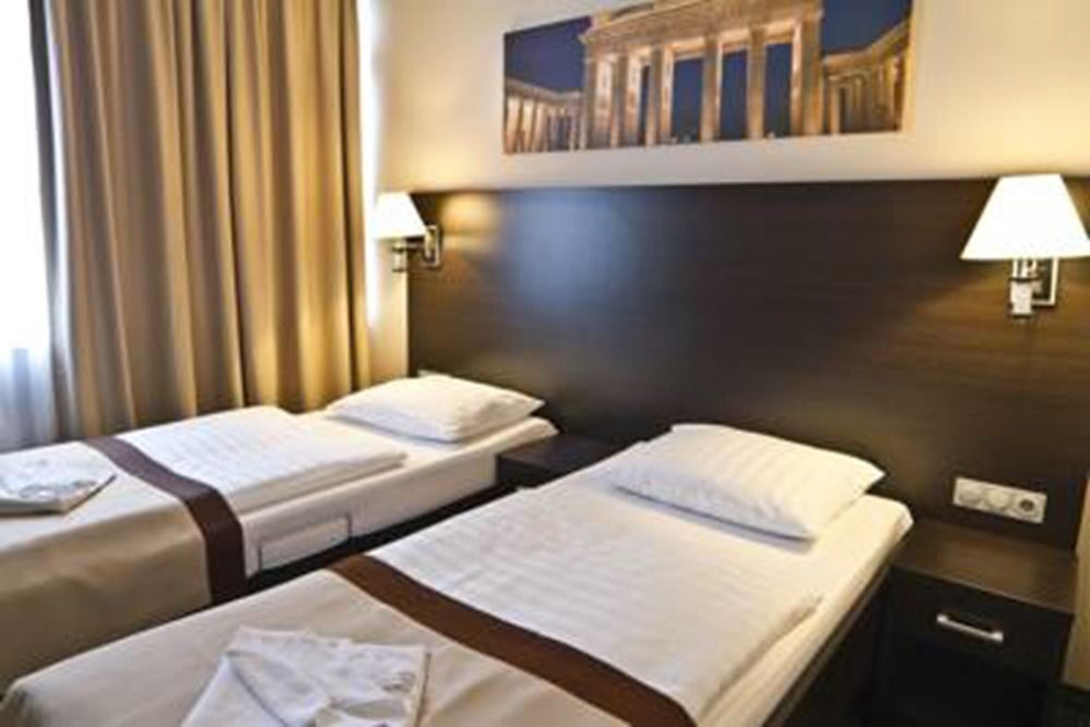 Titanic Comfort Kurfuerstendamm Berlin Exterior photo